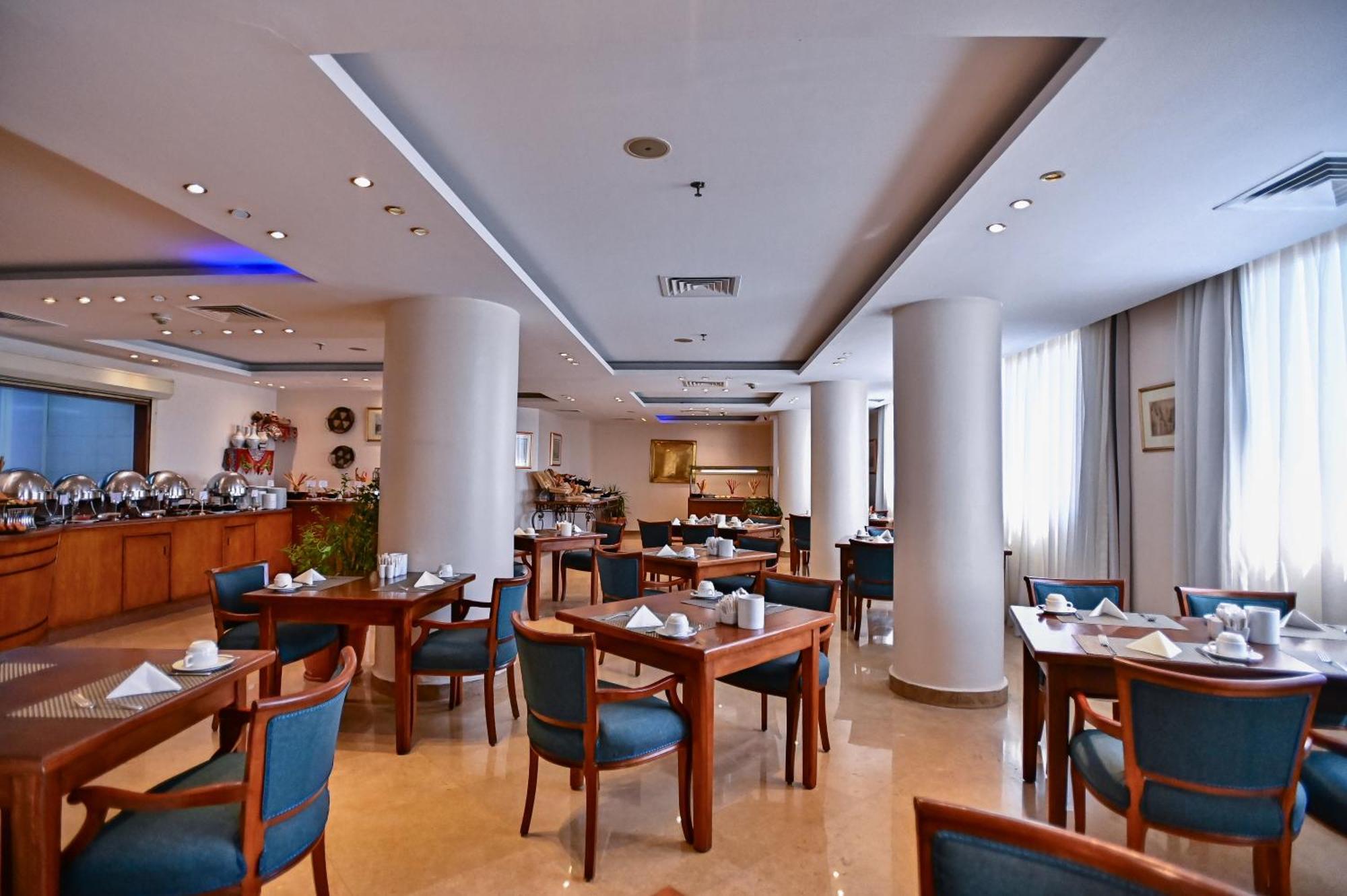 Swiss Inn Nile Hotel Giza Exterior photo